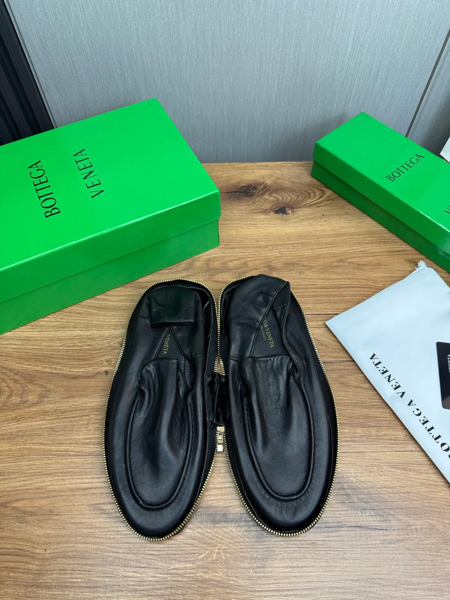 Men's men's shoes💰480💰BV-popular wallet shoes👟Casual, fashionable and comfortable🔗Good travel partner✅Original cowhide + imported cowhide. Original rubber outsole, available all year round👏Size: 38-45 (38.45 custom-made, non-returnable)